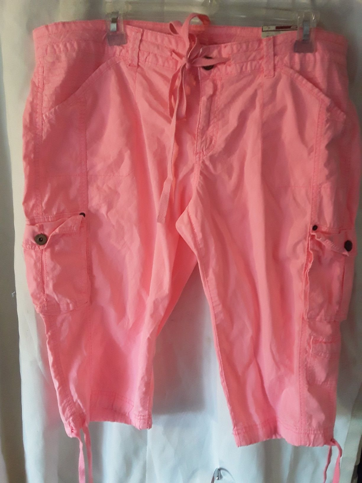 Now with tags ARIZONA BRAND CROP PANTS size 17 juniors