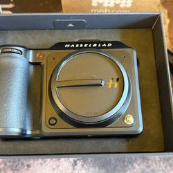 Hasselblad X2D 100C Medium Format Mirrorless Camera Fujifilm GFX Sony Nikon
