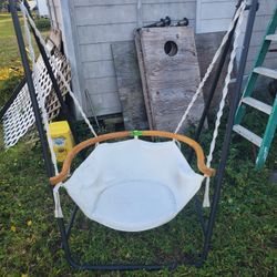 Swinging Chair 