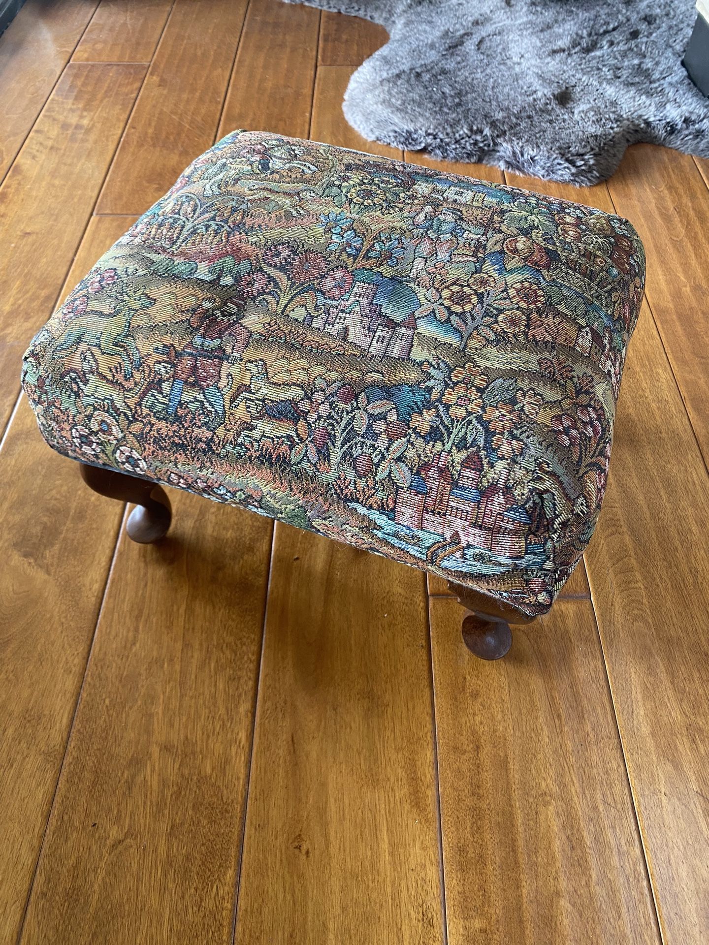 Cushioned Stool