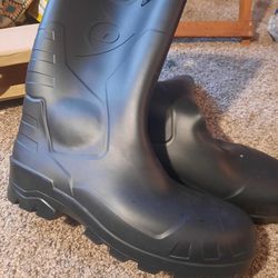 STEELE TOE RUBBER BOOTS NEW