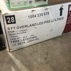 9 Foot Overland Led Pre-Lit Tree 