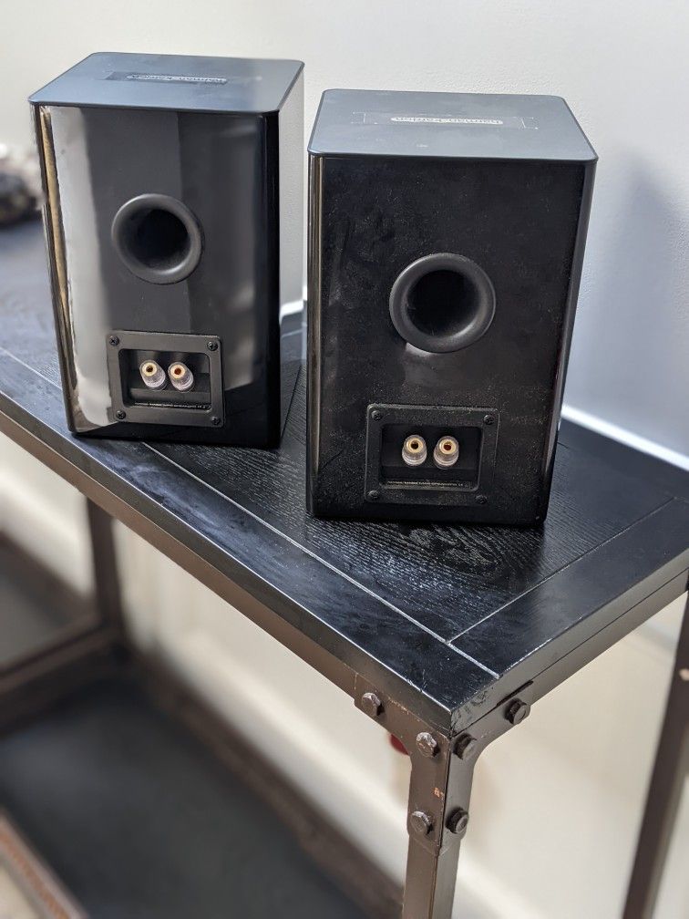 Harmon Kardon Bookshelf Speaker