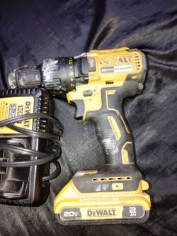 DeWalt drill with battery and charger set 40cash or trade for other DeWalt items