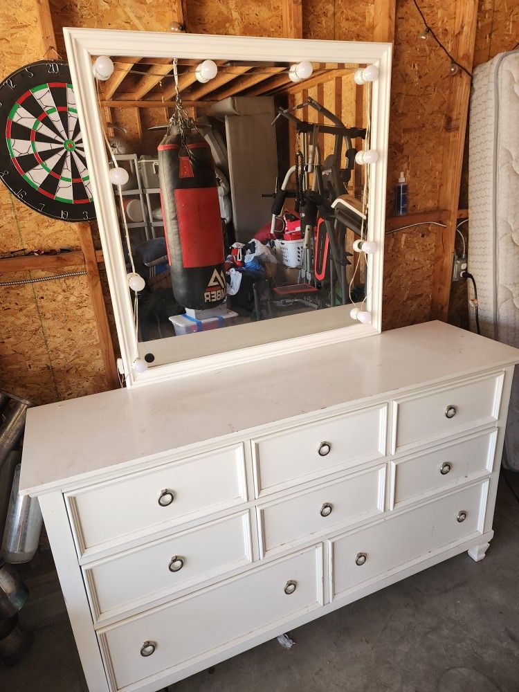 Vanity Dresser