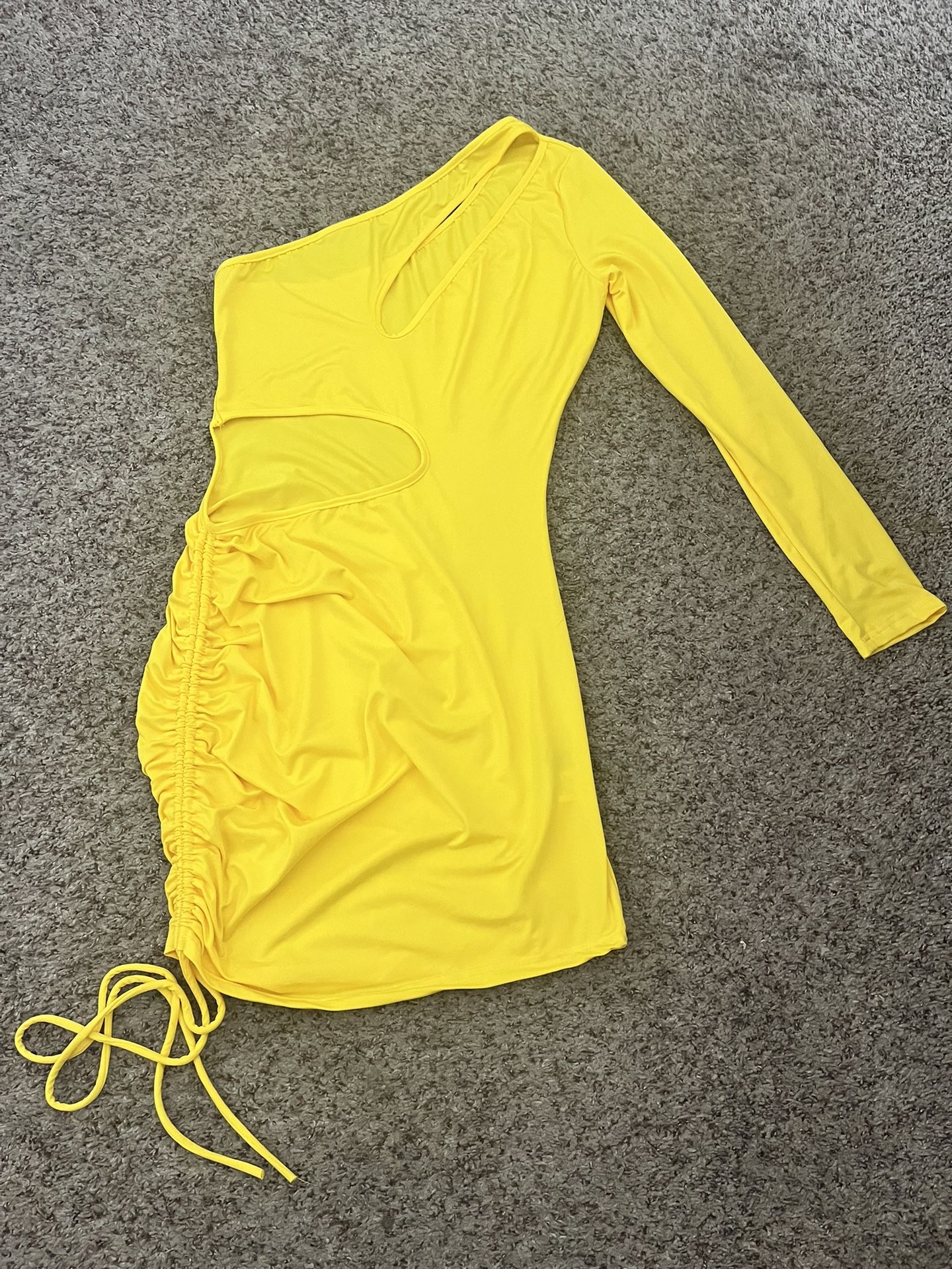 Yellow dress $12 Firm