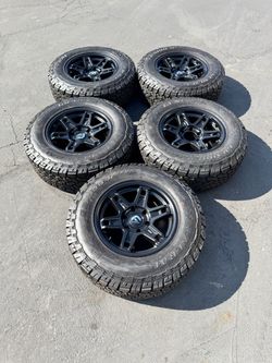 (5) 17” Fuel Slayer Wheels For 6x139 (6x5.5) Trucks and 32” General All Terrain Tires