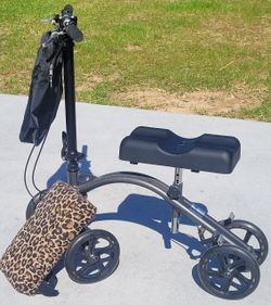 Drive 790 Steerable Knee Walker