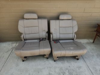 2004 Toyota Sequioa 3rd row seats
