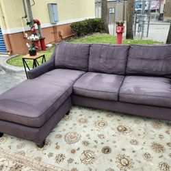 COMFORTABLE DARK GREY SMALL SECTIONAL SOFA - CINDY CRAWFORD HOME - Same day delivery 🚚 💨