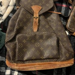 LV  Back Pack Authentic 