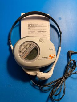 Near Mint Sony SRF-M85W S2 Sports Walkman Digital Radio AM/FM Weather Headphones