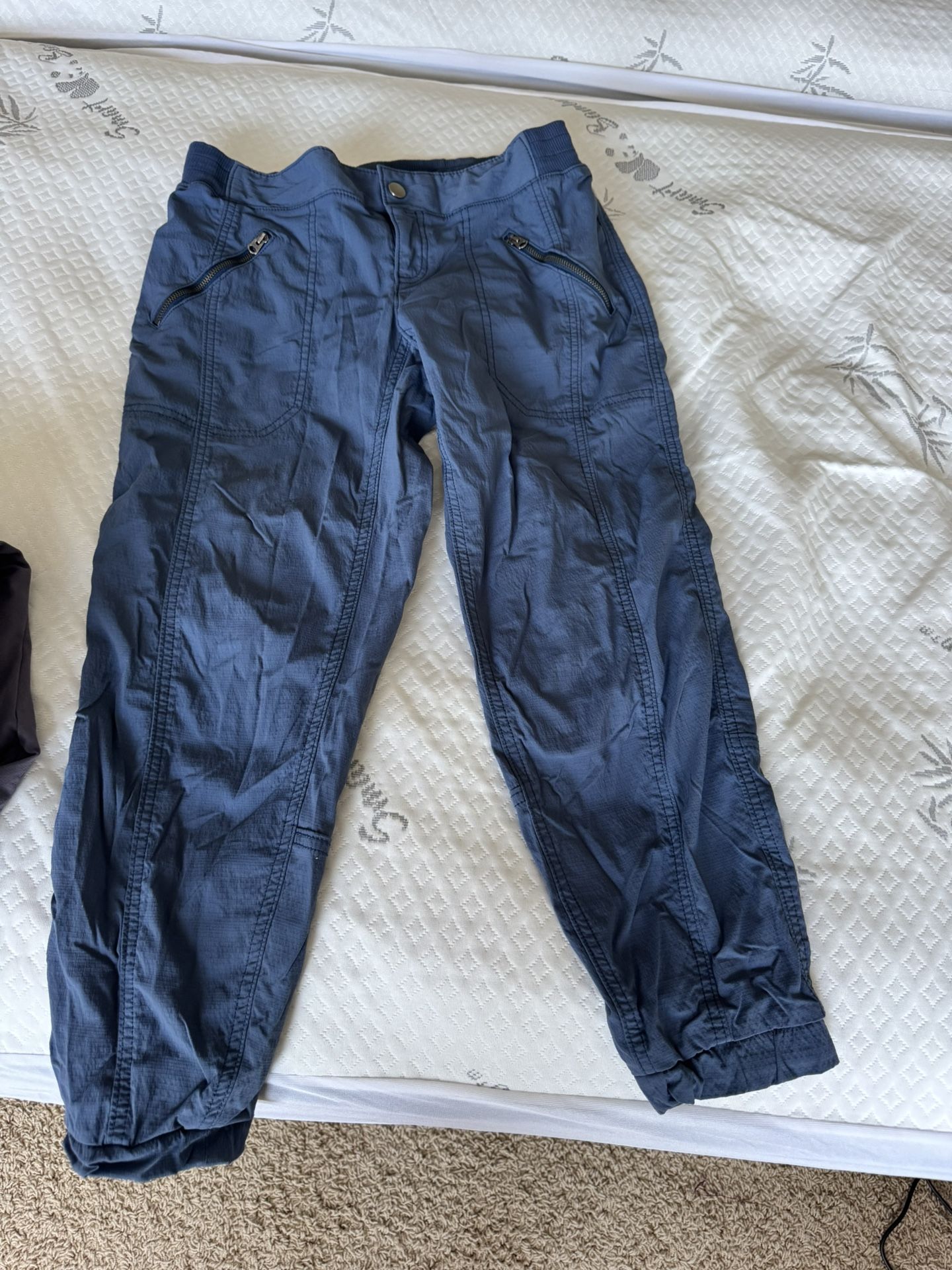 Athleta 6P Pants