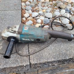 Makita GA7021 7" Angle Grinder 120V Corded Electric Power Tool