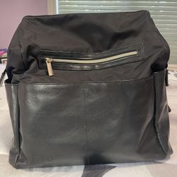 Beis - The Backpack Diaper Bag In Black