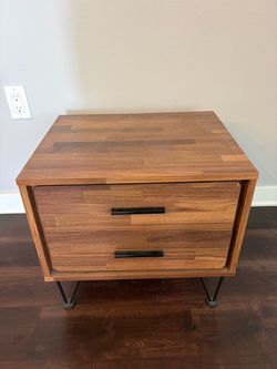 Nightstand (brown)
