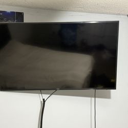 FOR SALE SAMSUMG SMART TV 55 INCH $180