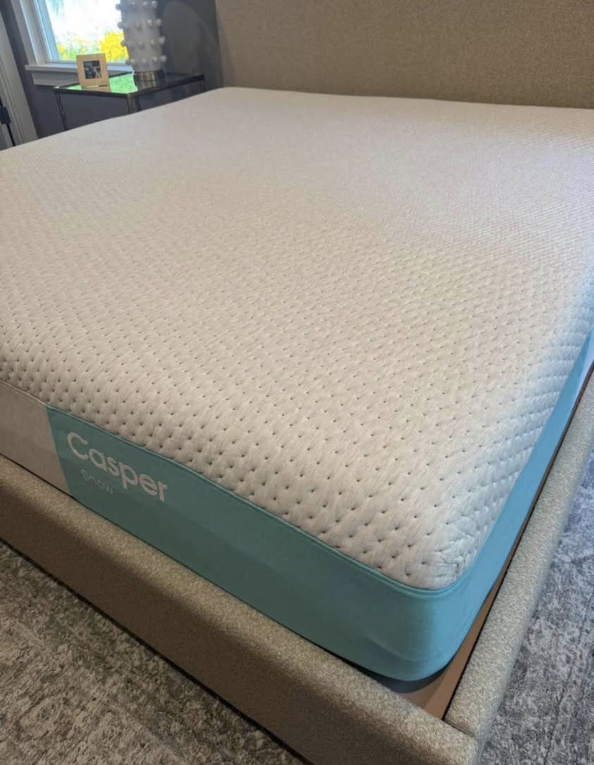 Casper Snow Hybrid (King) MINT CONDITION