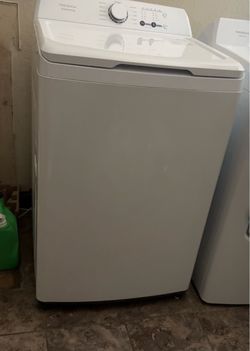 Washer and dryer insignia