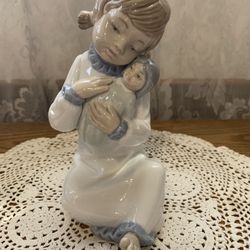 Nao Lladro Spain Don’t Cry Dolly #566 Girl & Doll Porcelain Figurine 