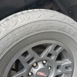 Dunlop Grandtrek tires