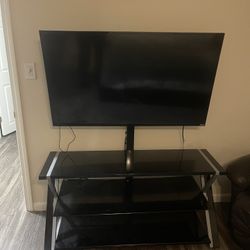 TV With TV Stand (come With Remote)