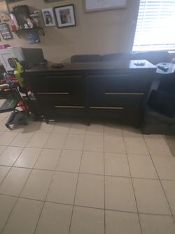 Dresser