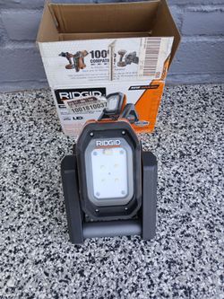 Light  ridgid 18v tool only