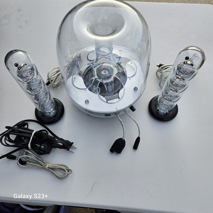 HARMAN KARDON WOOFER & SOUNDSTICKS 