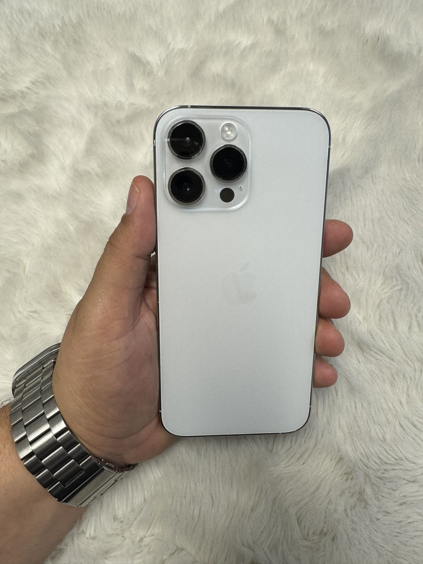 Apple iPhone 14 Pro Max 256GB Unlocked $640