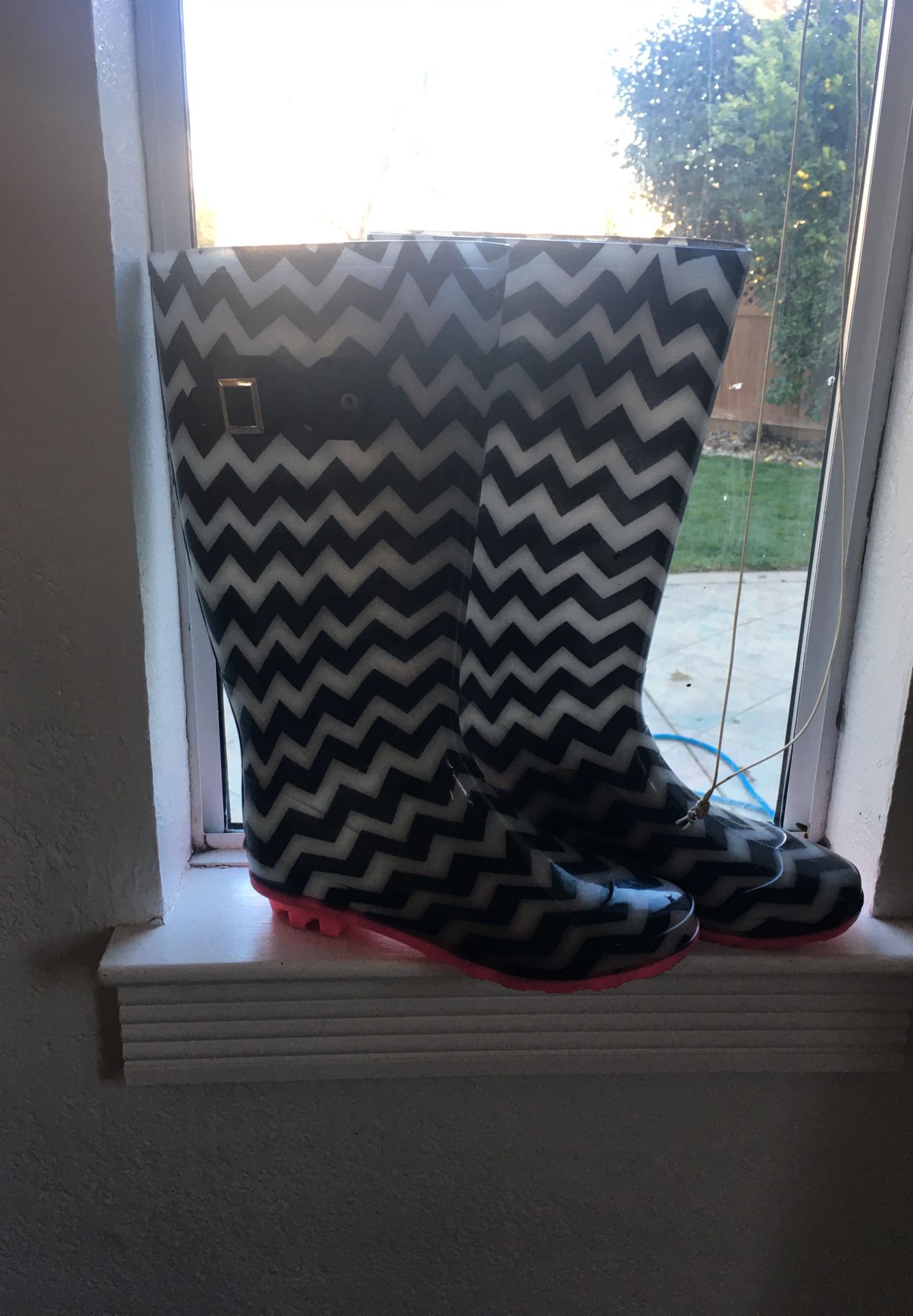 Rain boots size 10