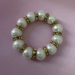 134 Napkin Rings Pearls With Gold Used Once 