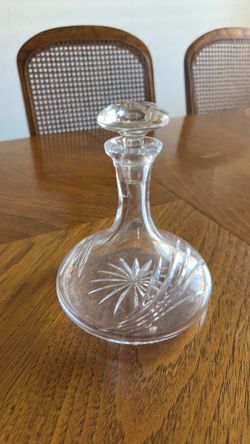 Crystal style decanter