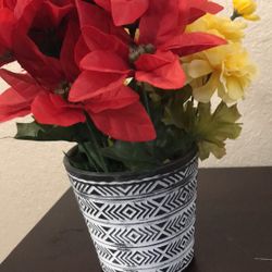 Plants 🌱 & Flowers 💐 With Vase 🏺 Like New