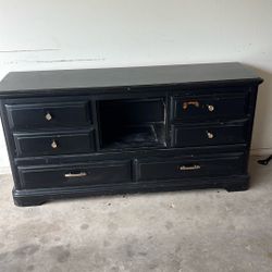 Free dresser Need Gone Today! Pick Up In Bentonville. Heavy! Bring Help To Light. 