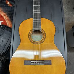 Yamaha Guitar C40
