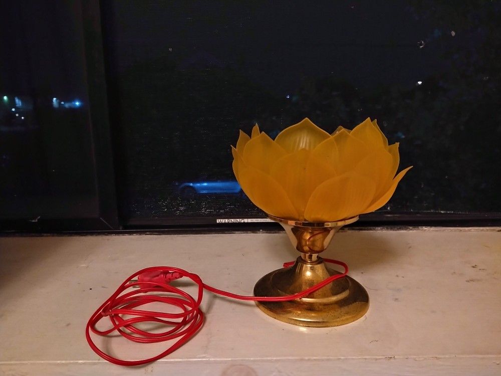 Pretty Golden Lotus Lamp 