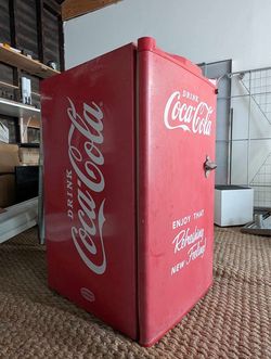 Original Vintage Coca-Cola mini fridge 3.2 cu feet