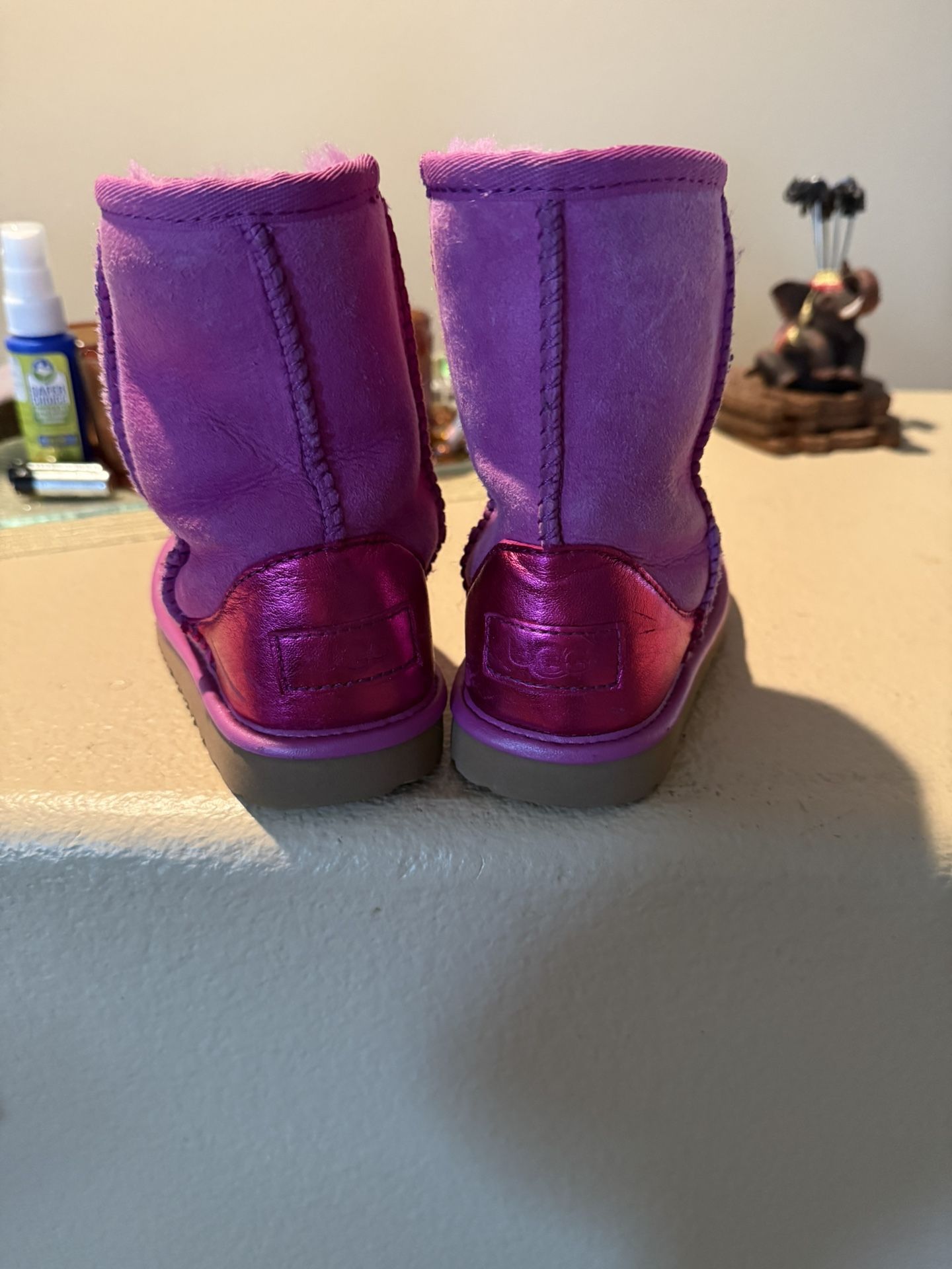 Pink Ugg boots For Girls Size 10