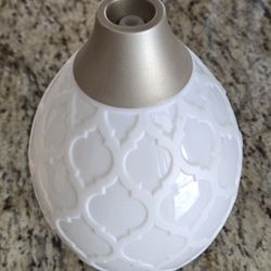 Young Living Essential Oils. Multiple Light Settings. Used Only Twice 