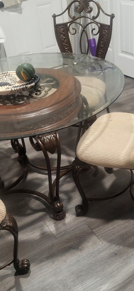 BEAUTIFULLY crafted Glass And Wood Dinning Table