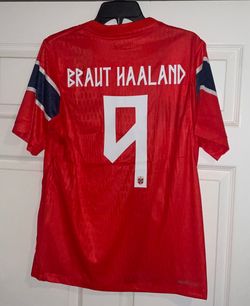 Norway  HAALAND #9 FIFA World Cup Soccer Jersey Red White Short Sleeve Adult mens Size medium new with tags