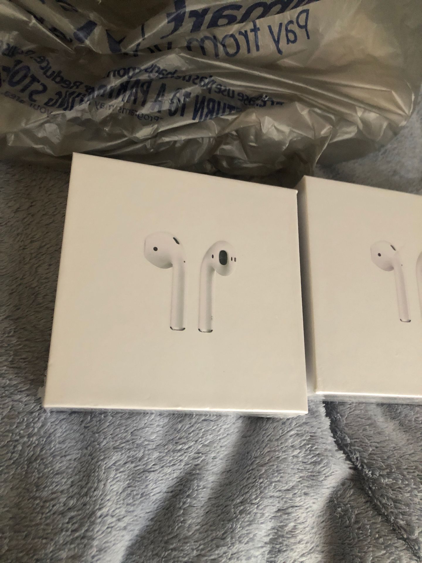 AirPods