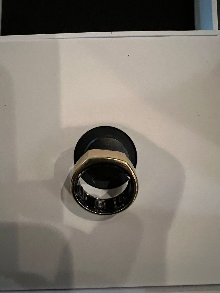 Oura Ring - Gen 3 - Gold - Size 8
