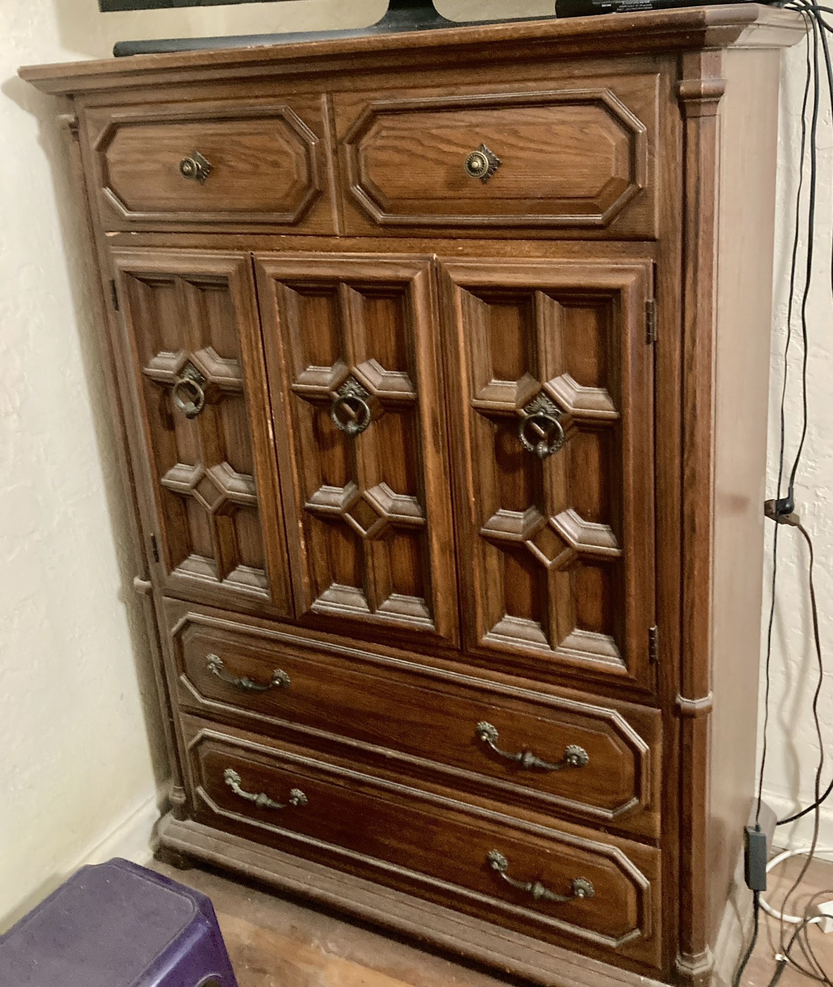 Antique 7 Piece Wood Bedroom Set