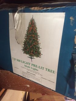 7’5 Pre-Lit Christmas Tree