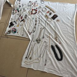 Lot Of Jewelry 