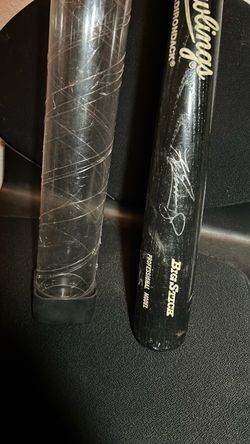 (Autographed Game Used) Ken Griffey Jr. (Rawlings Bat)