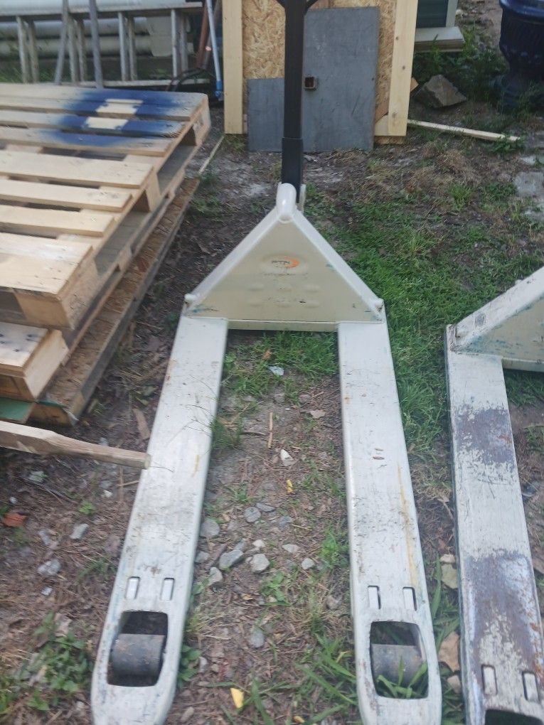 Crown Pallet Jacks for Sale in Buford, GA OfferUp