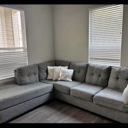 Grey SECTIONAL W/ STORAGE OTTOMAN ✅